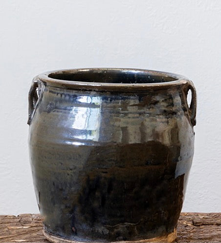 
                  
                    Vintage Glossy Black Oil Pot
                  
                
